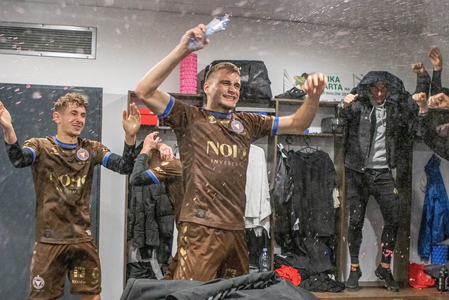 更是对未来 更是对未来